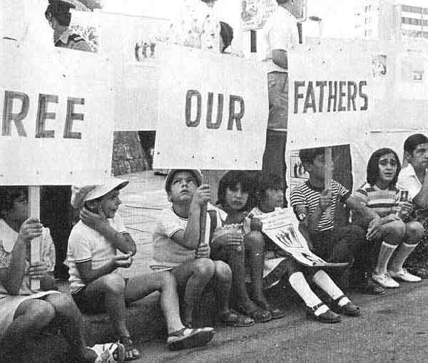 http://kypros.org/Occupied_Cyprus/cyprus1974/images/missings/free_our_fathers_demo_600_bg.jpg